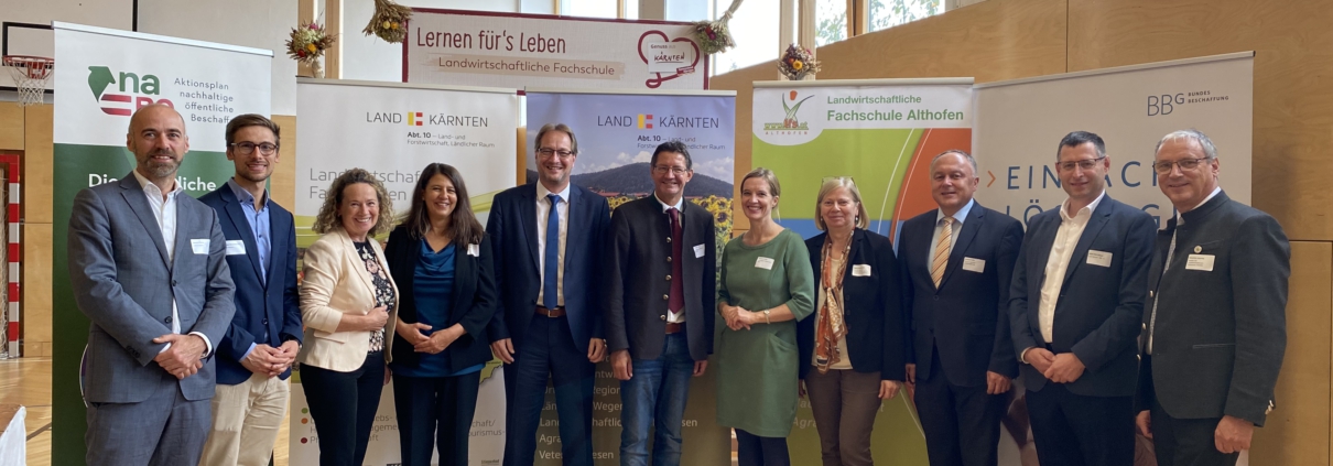 (v.l.n.r.) Gerhard Weiner (naBe-Plattform), Florian Stürzenbecher (Land Kärnten), Gertrud Wastian (LFS Althofen), Andrea Ebner-Pladerer (Forum „Österreich isst regional“), Gerhard Zotter (Bundesbeschaffung GmbH), Siegried Huber (Landwirtschaftskammer Kärnten), Marianne Penker (Universität für Bodenkultur Wien), Maria Innerwinkler (Land Kärnten), Gerhard Hoffer (Land Kärnten), Alfred Altersberger (Land Kärnten) und Sebastian Auernig (LFS Althofen)